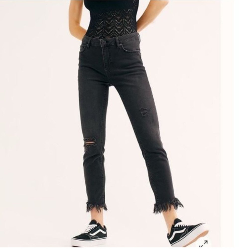 Free People Great Heights Frayed Skinny Denim Jeans in Washed Black | 27
